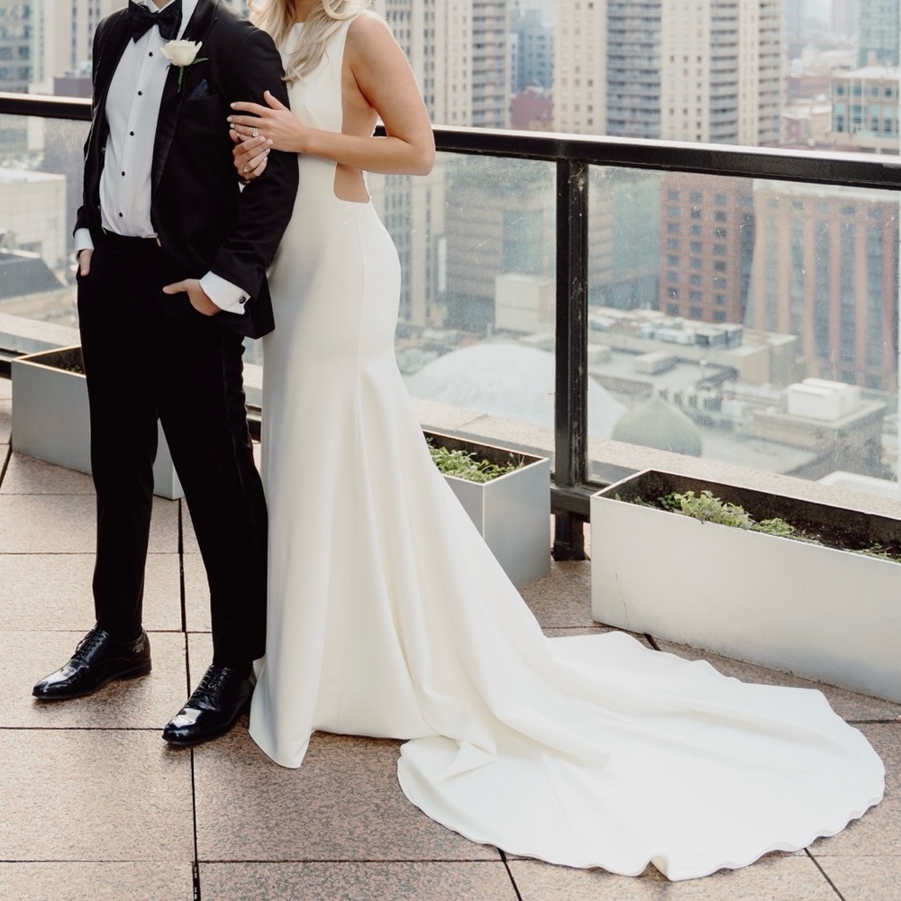 Sarah Seven Cassiopeia Wedding Dress - Size 2/4, no body alterations! - Picture 3 of 10